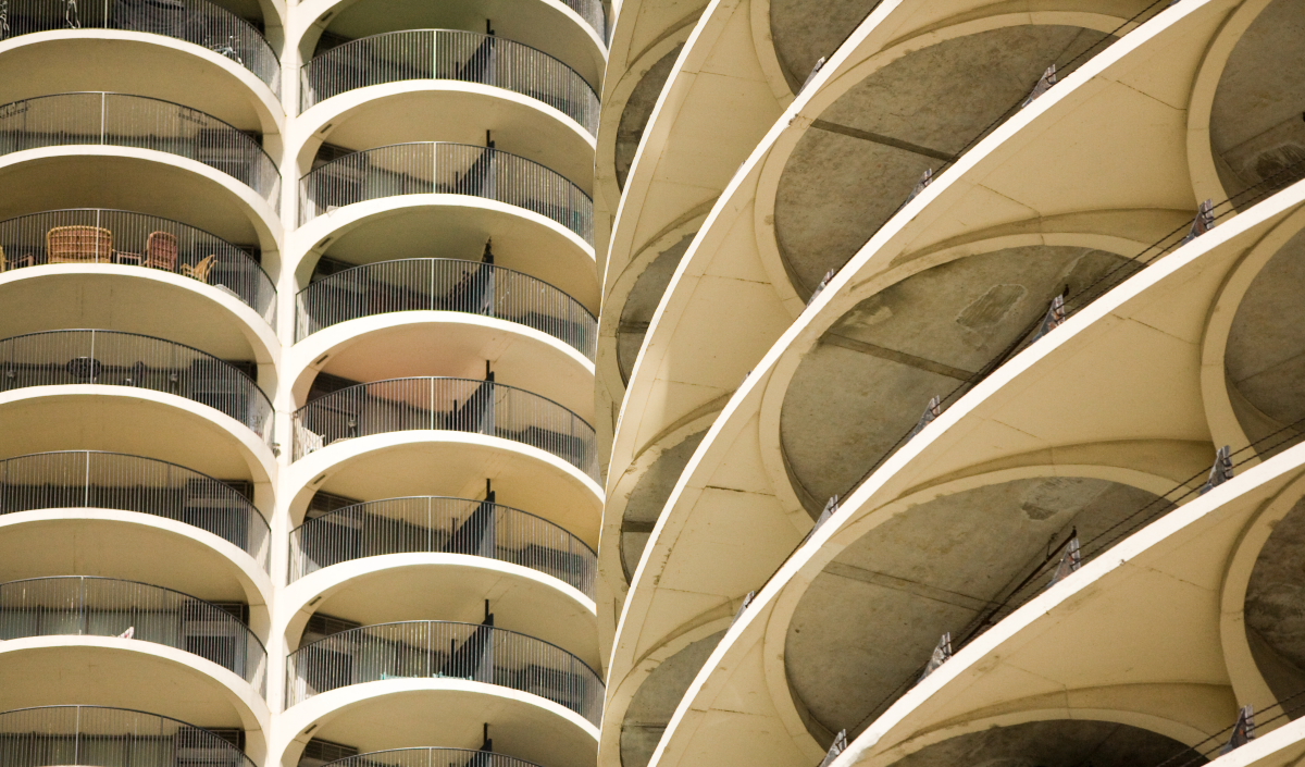 Marina City Twin Towers (3670307905).jpg